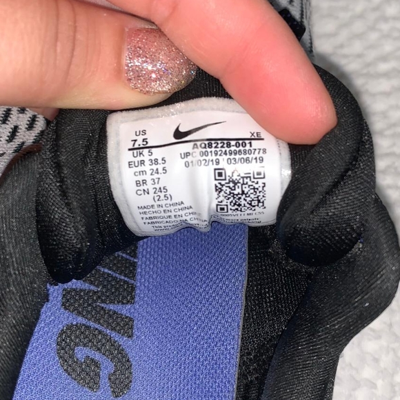 Shoes - Picture 5 of 5